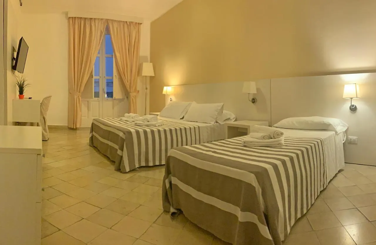 Nuova Mastrarua Rooms Syracuse 2*,  Italia