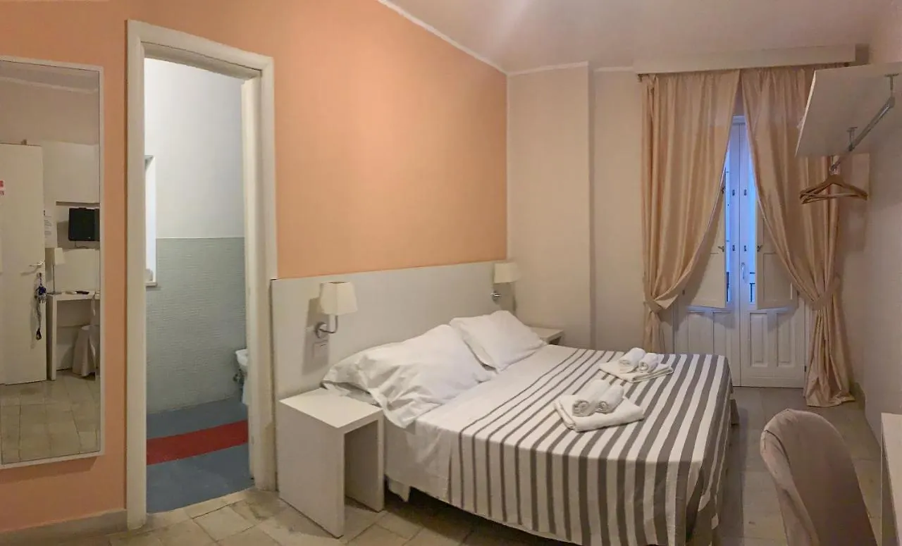 Nuova Mastrarua Rooms Syracuse 2*,  Italia