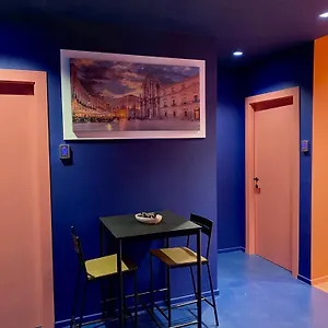 Dimora 81 Bed & Breakfast